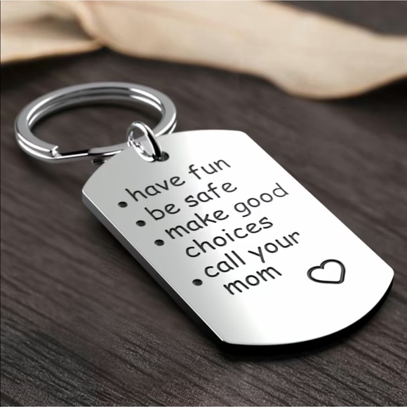 NWT “Call Your Mom” keychain - Picture 6 of 7
